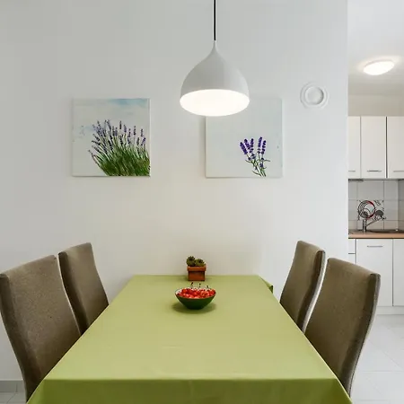 Klarin Apartman Zára